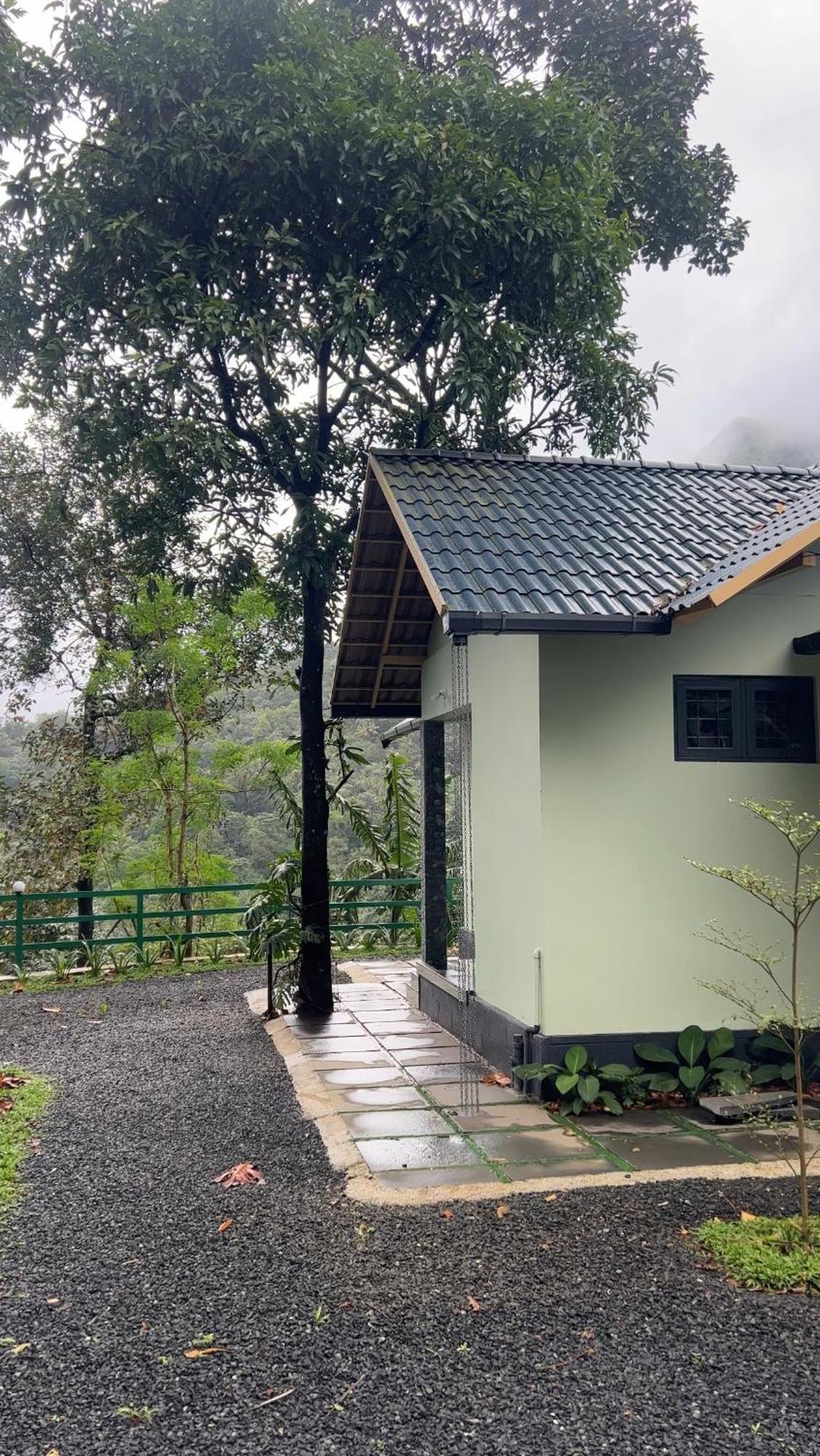 Royal Mount Inn Resorts Paithalmala Exterior photo