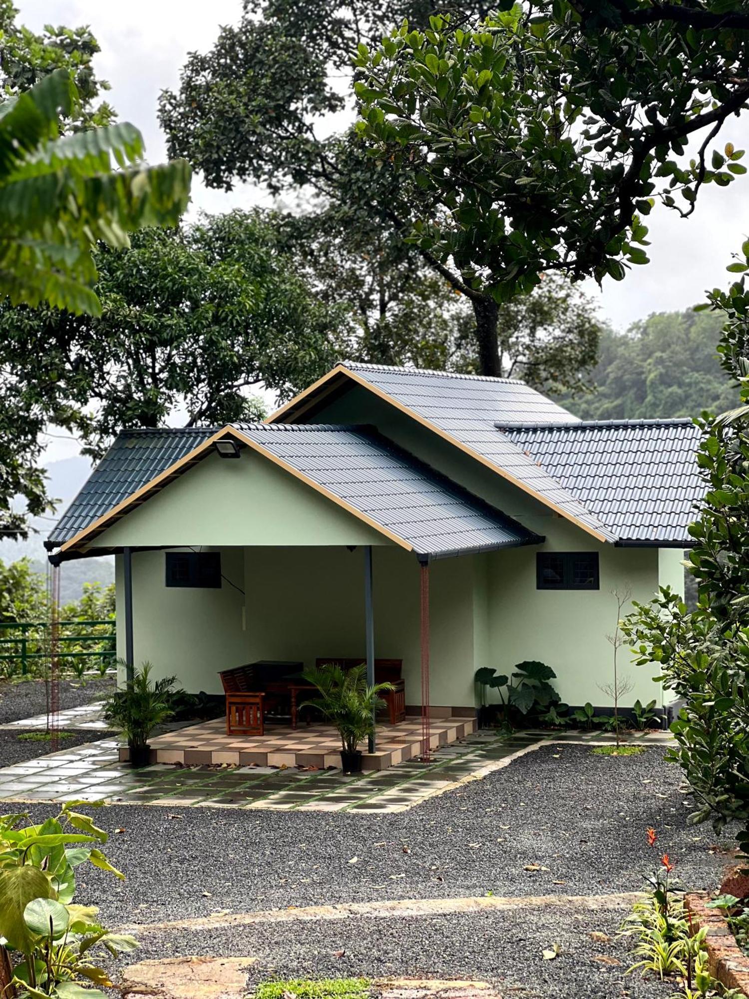Royal Mount Inn Resorts Paithalmala Exterior photo